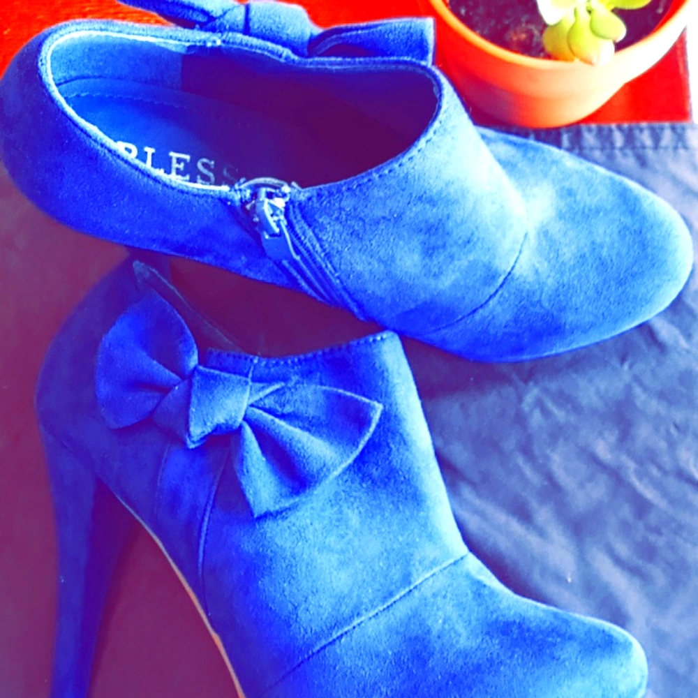 Bless Crushed Velvet Heel